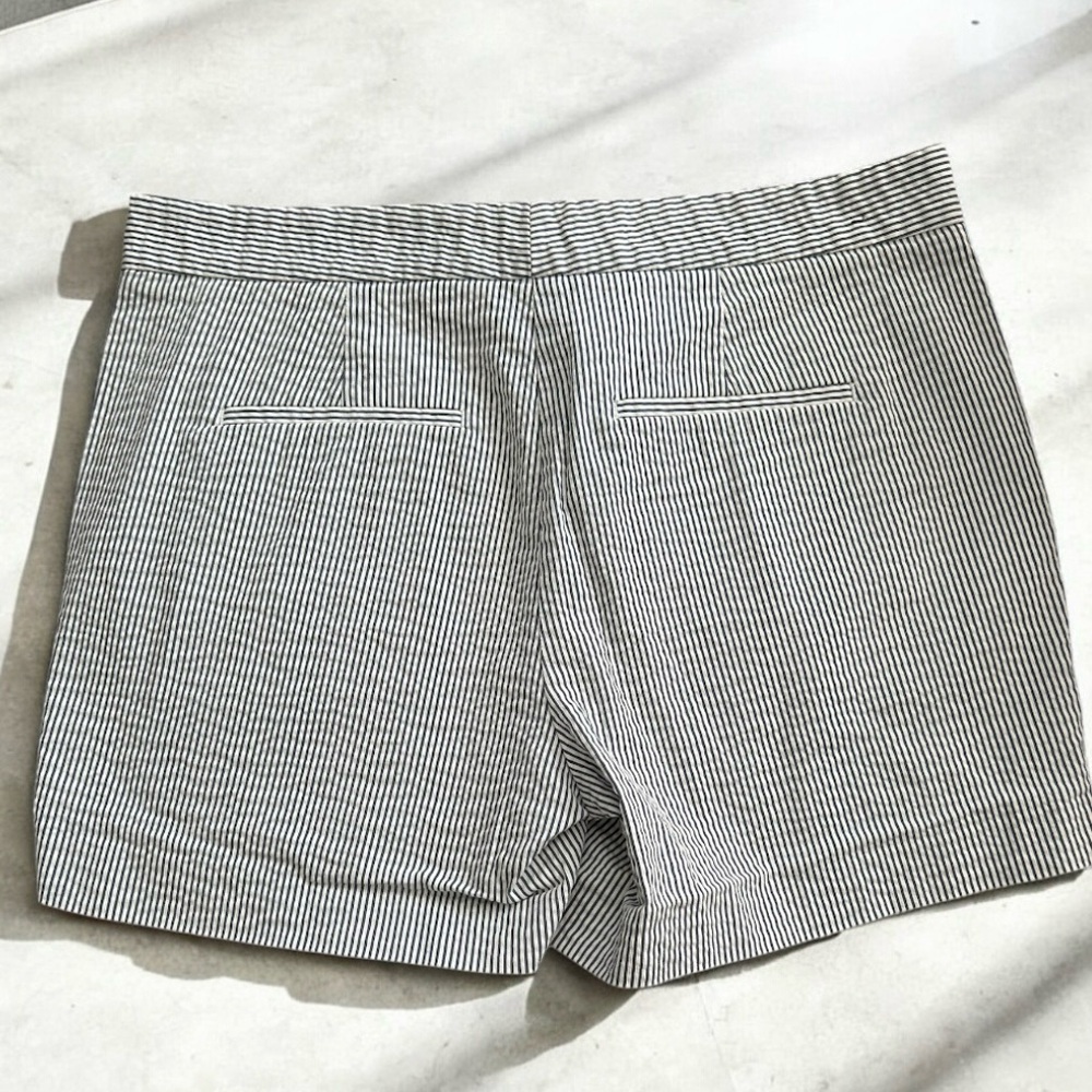Ann Taylor Seersucker Shorts Tailored Design - Picture 2 of 10